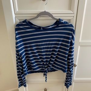 Tillys cropped long sleeve